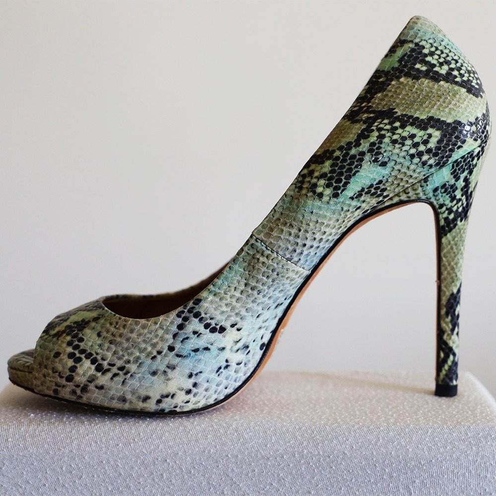Ann Taylor Green Snakeskin Peep-Toe Pumps